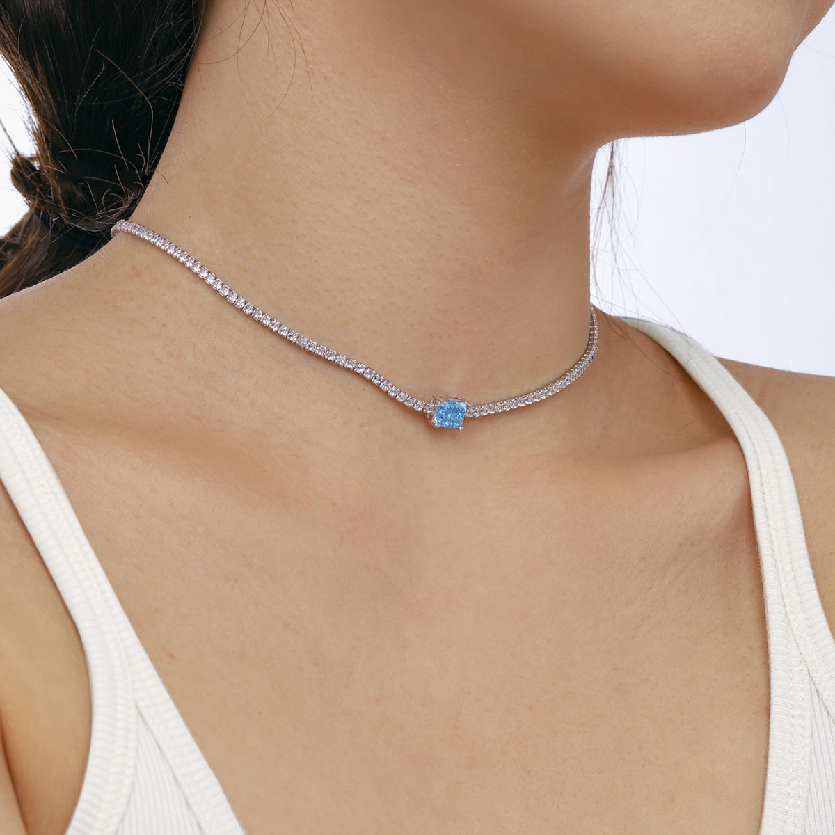 [AuraEcho]2.0 carat Ornate Emerald Cut Necklace