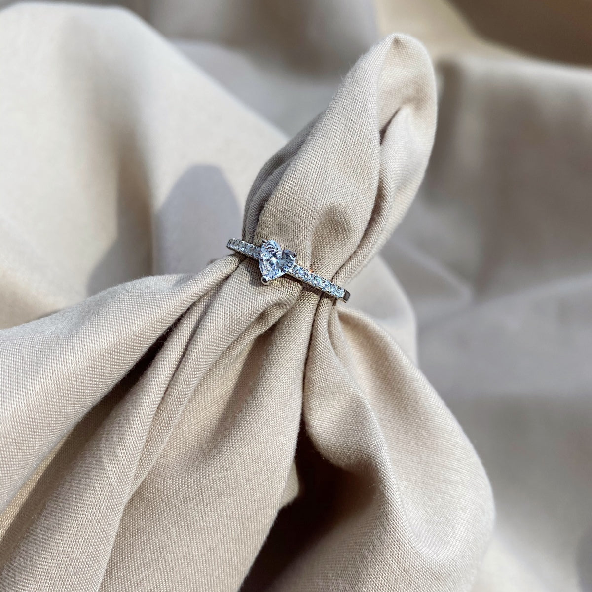 [AuraEcho]0.5 Carat CaratEternity Charming Heart Shape Lover Ring