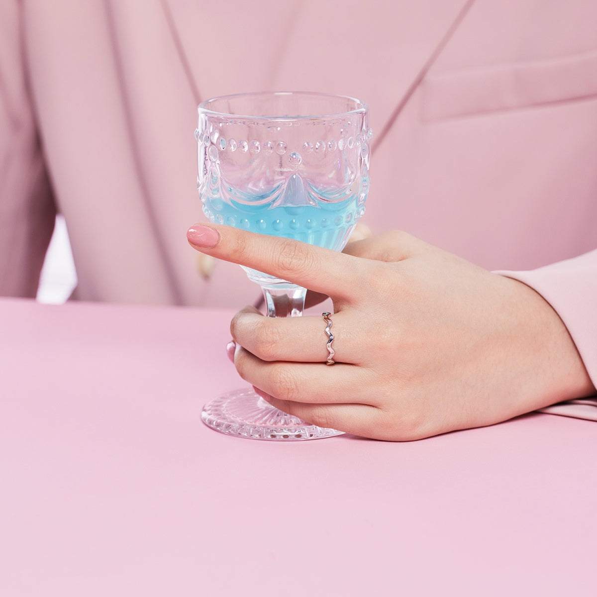 [AuraEcho]Ornate Vibrant Round Cut Daily Ring