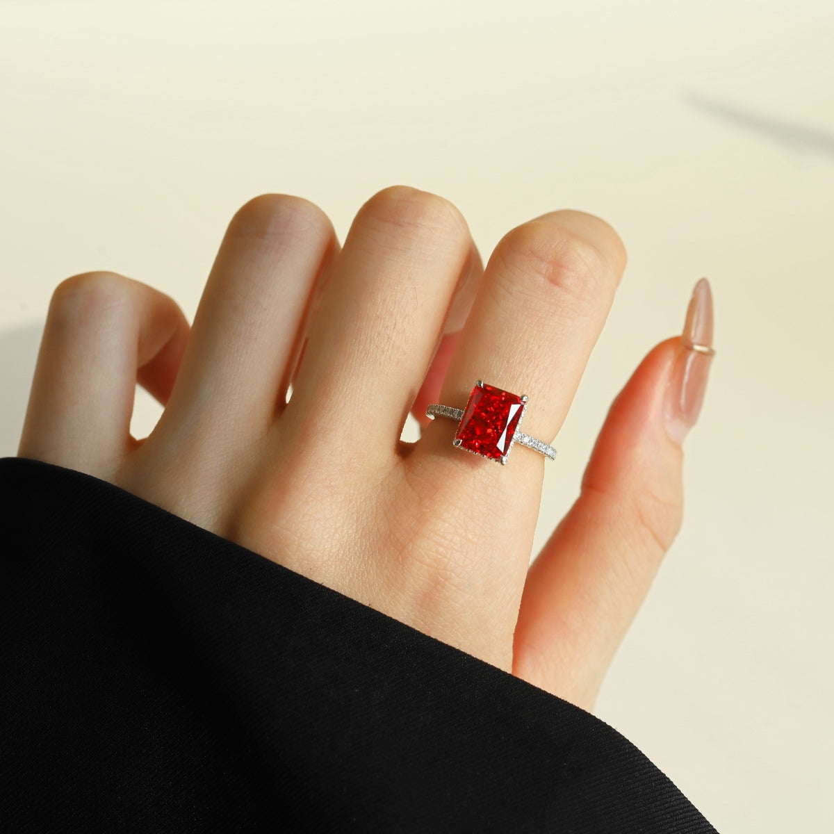 [AuraEcho]4.0 Carat Luxurious Engagement Ring