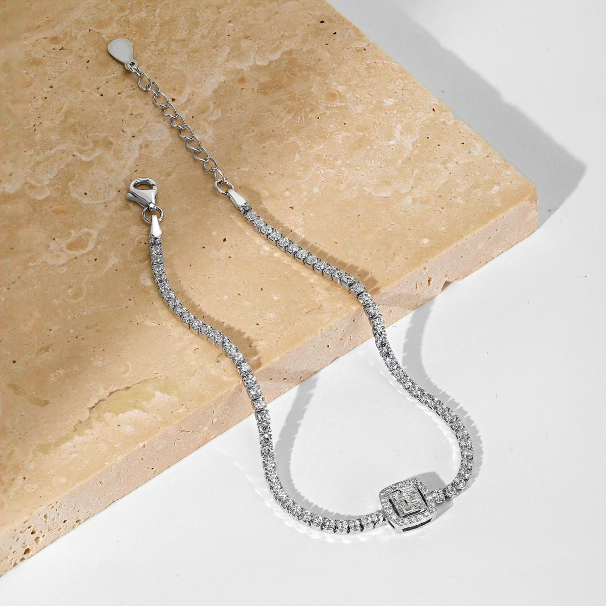 [AuraEcho]Luxurious Dazzling Square Shape Banquet Bracelet