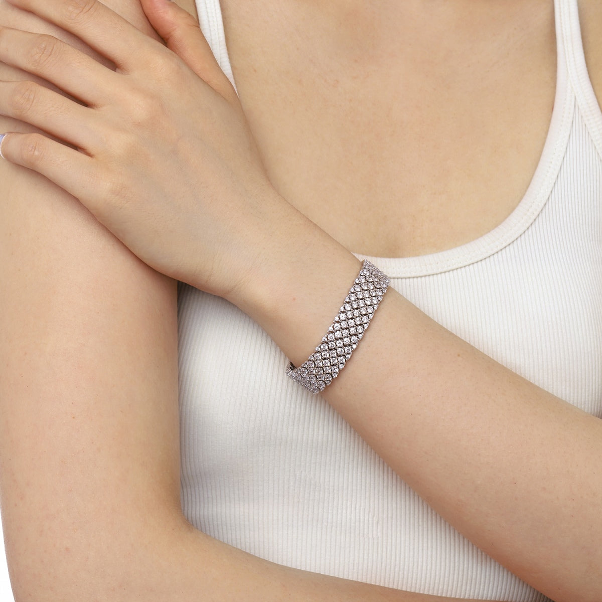 [AuraEcho]Ornate Elegant Round Cut Party Bracelet