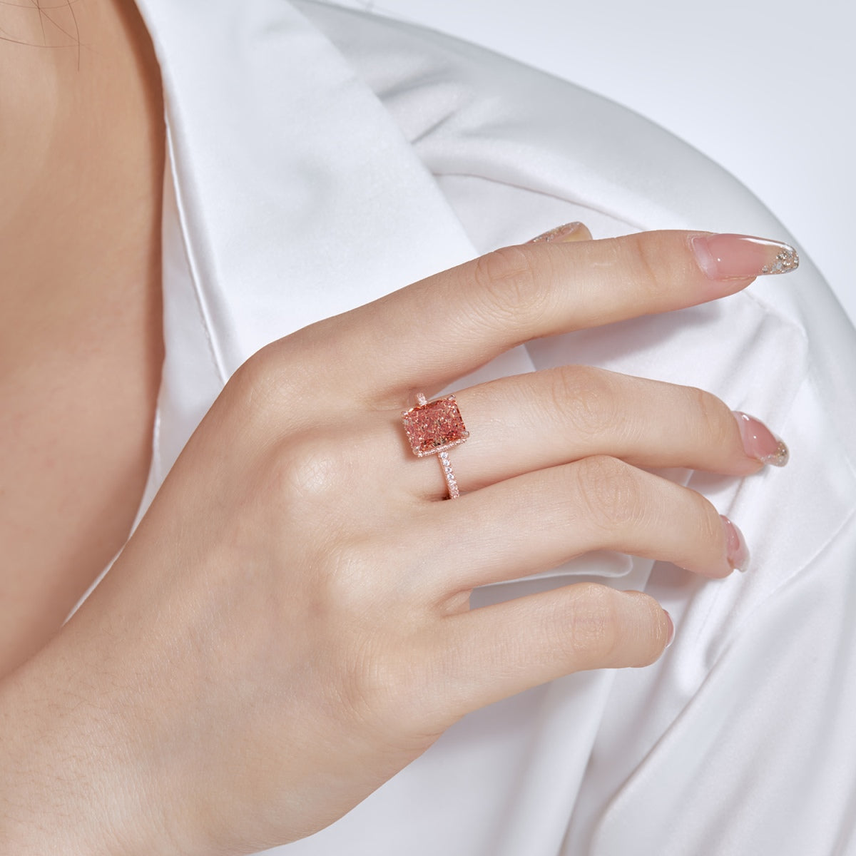 [AuraEcho]4.0 Carat Luxurious Engagement Ring