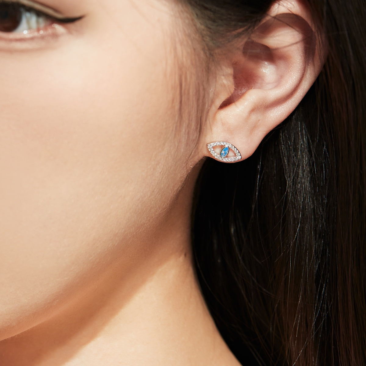 [AuraEcho]Blue Devil Eyes Hollow Stud Earrings