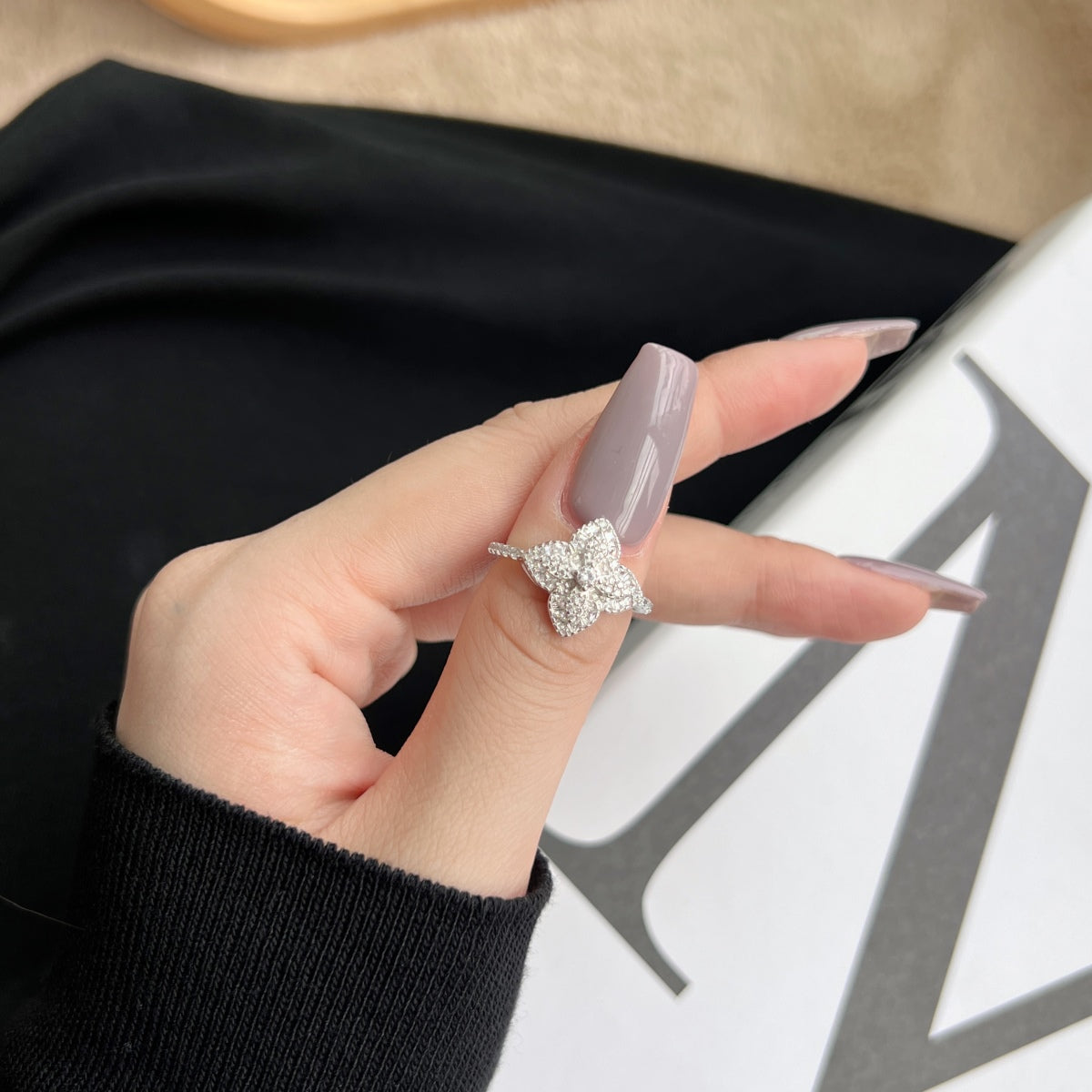 [AuraEcho]Luxurious Colorful Flower Shape Banquet Ring
