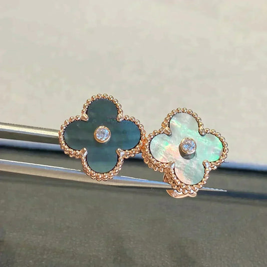 [AuraEcho]CLOVER MEDIUM 1 MOTIFS GRAY MOP  DIAMOND EARRINGS