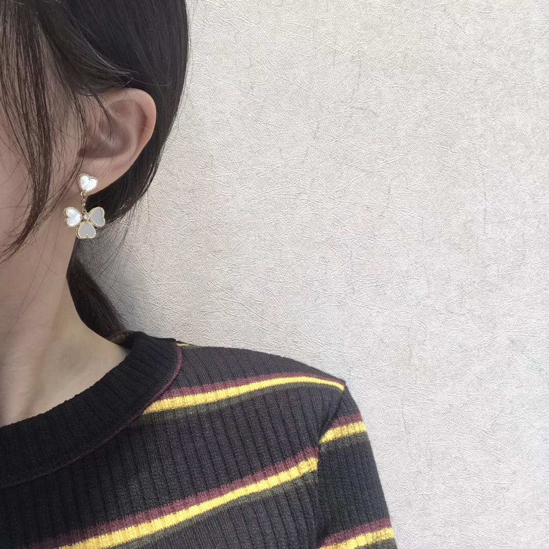 [AuraEcho]CLOVER SWEET WHITE MOP EARRINGS