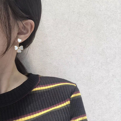 [AuraEcho]CLOVER SWEET WHITE MOP EARRINGS