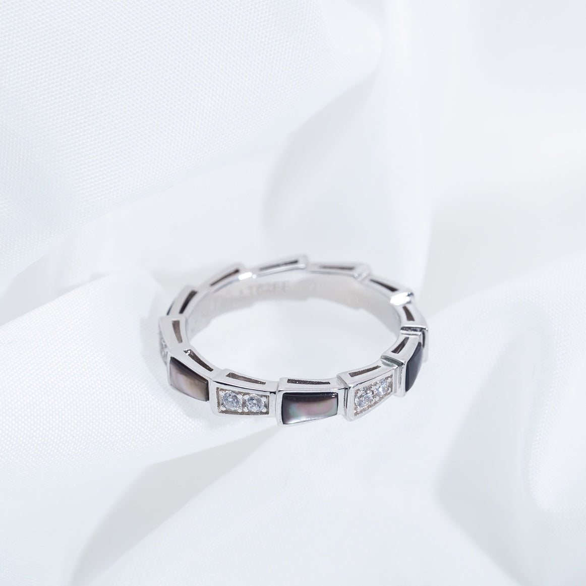 [AuraEcho]SERPENTI RING SILVER  DIAMOND BLACK MOP 3MM