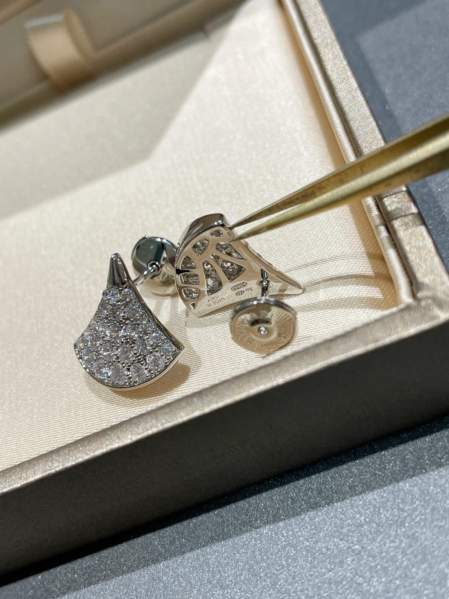 [AuraEcho]DREAM STUD EARRINGS DIAMOND