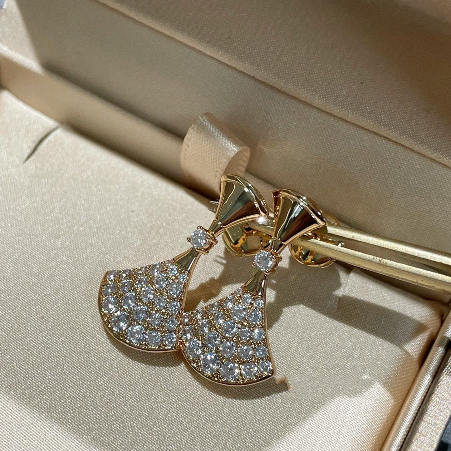 [AuraEcho]DREAM EARRINGS DIAMOND