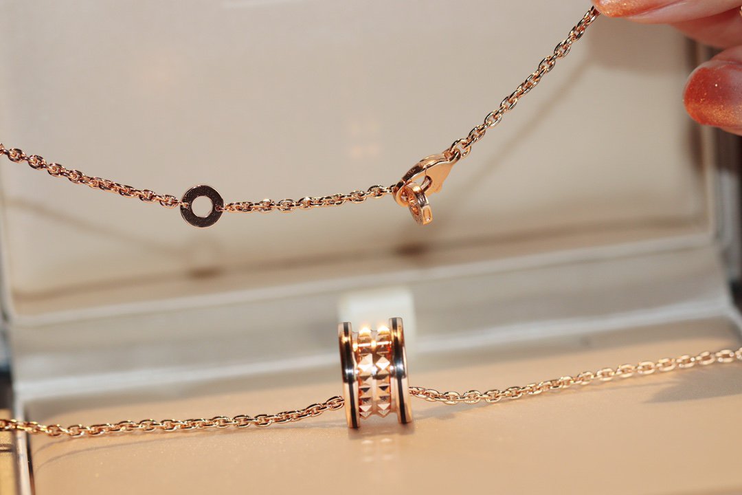 [AuraEcho]ZERO 1 ROCK PEDANT PINK GOLD BLACK NECKLACE