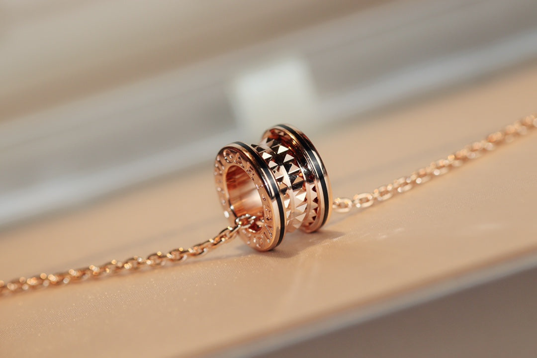 [AuraEcho]ZERO 1 ROCK PEDANT PINK GOLD BLACK NECKLACE