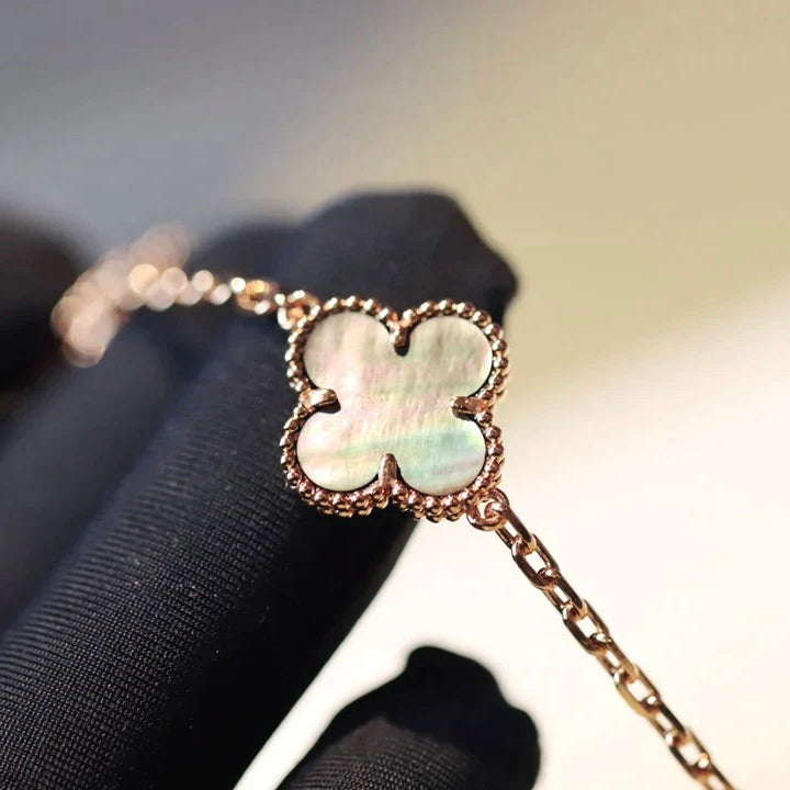 [AuraEcho]CLOVER 20 MOTIFS DARK MOP DIAMOND  NECKLACE