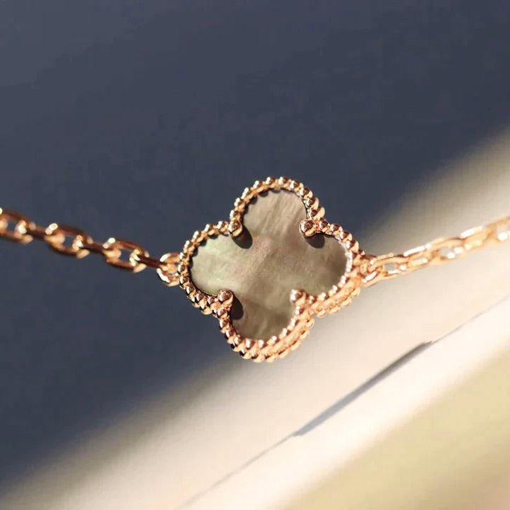 [AuraEcho]CLOVER 20 MOTIFS DARK MOP DIAMOND  NECKLACE