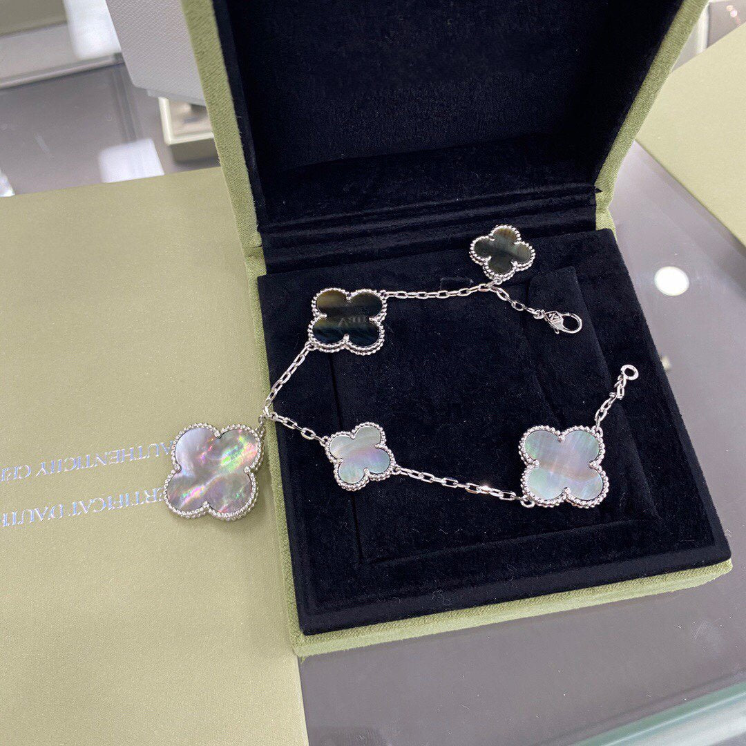 [AuraEcho]CLOVER 5 MOTIFS SIVLER DARK MOP BRACELET