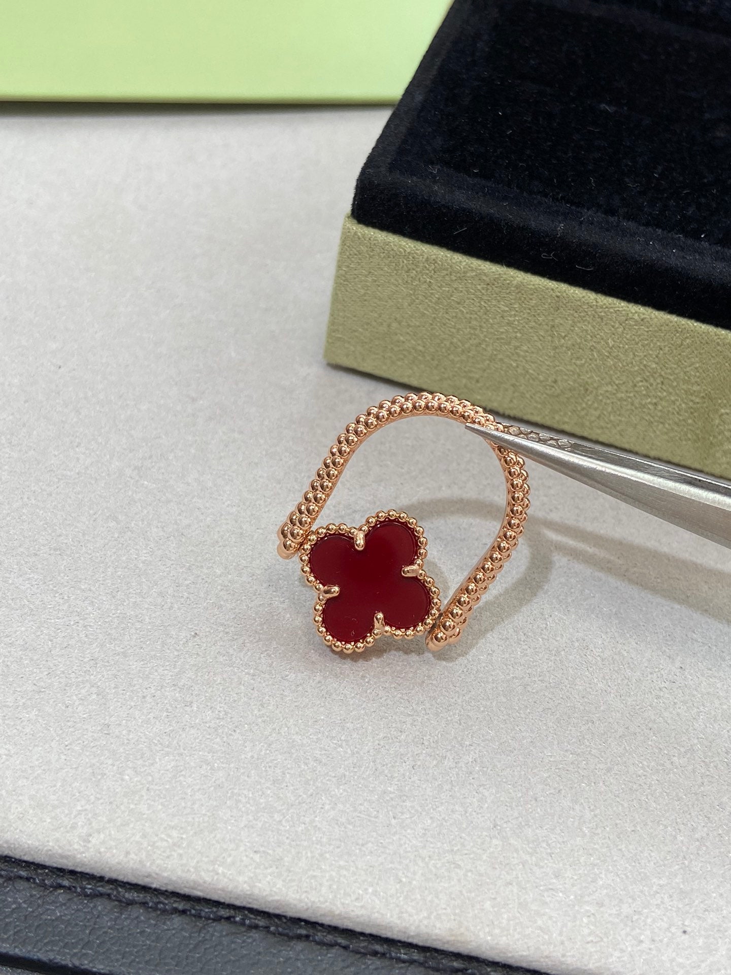 [AuraEcho]CLOVER RIVERSIBLE PINK GOLD RING