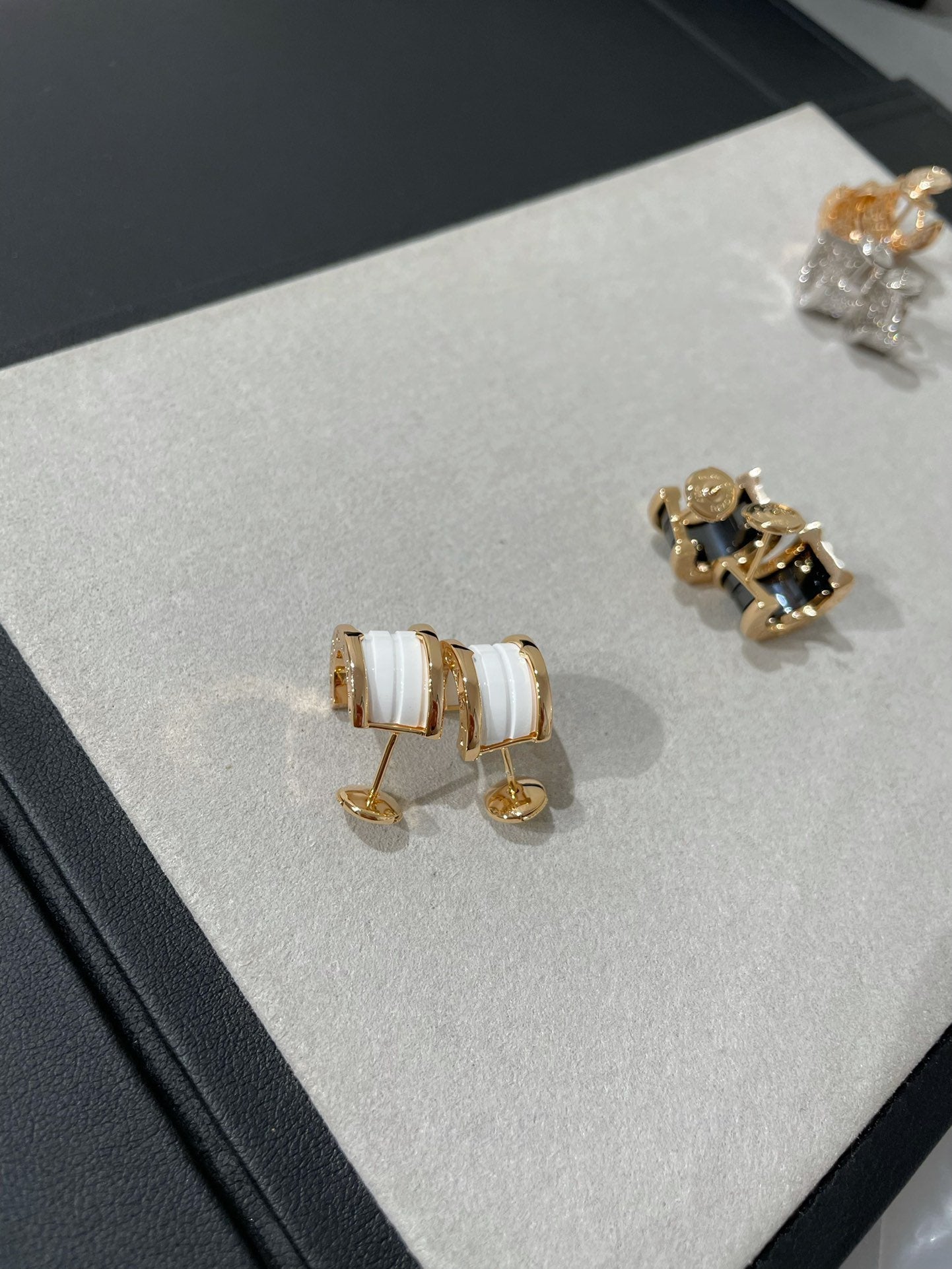 [AuraEcho]ZERO 1 PINK GOLD CERAMIC EARRINGS