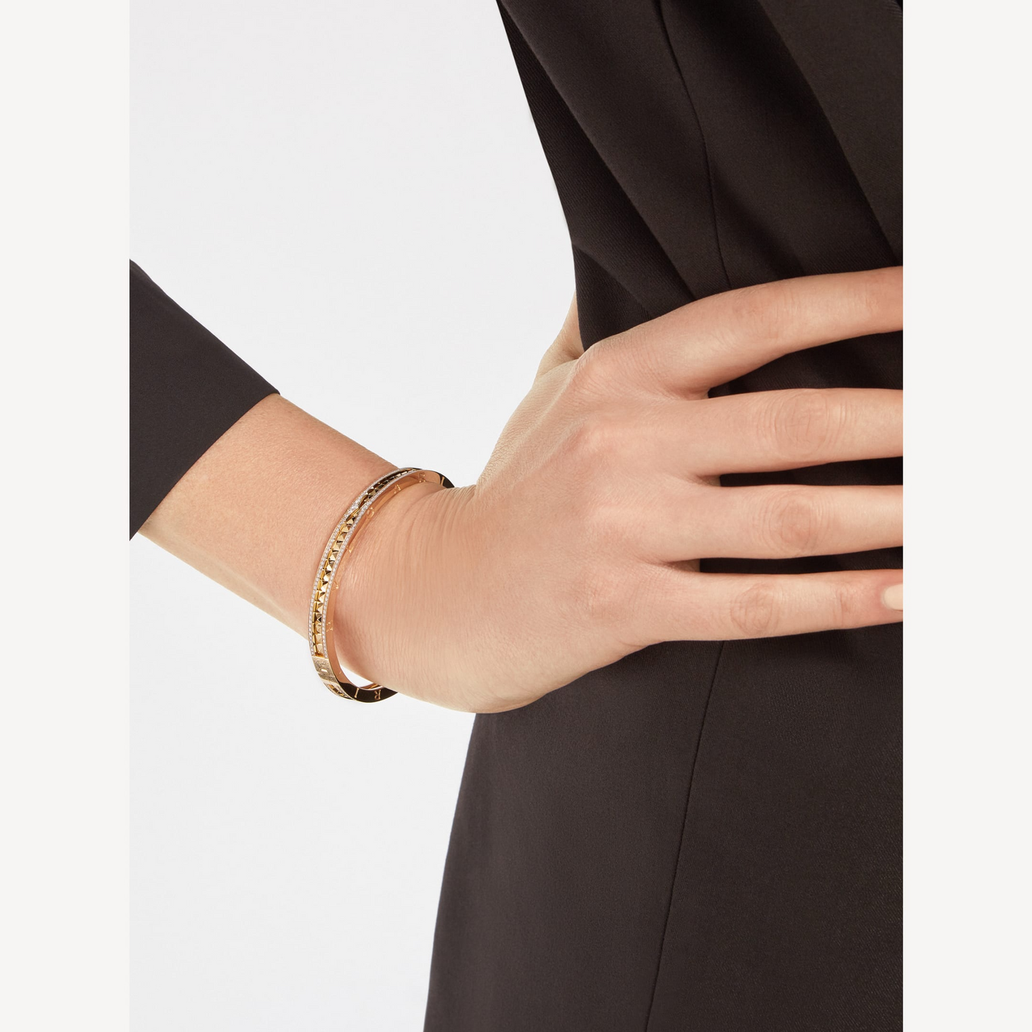 [AuraEcho]ZERO 1 SPIRAL AND PAVED DIAMOND GOLD BRACELET
