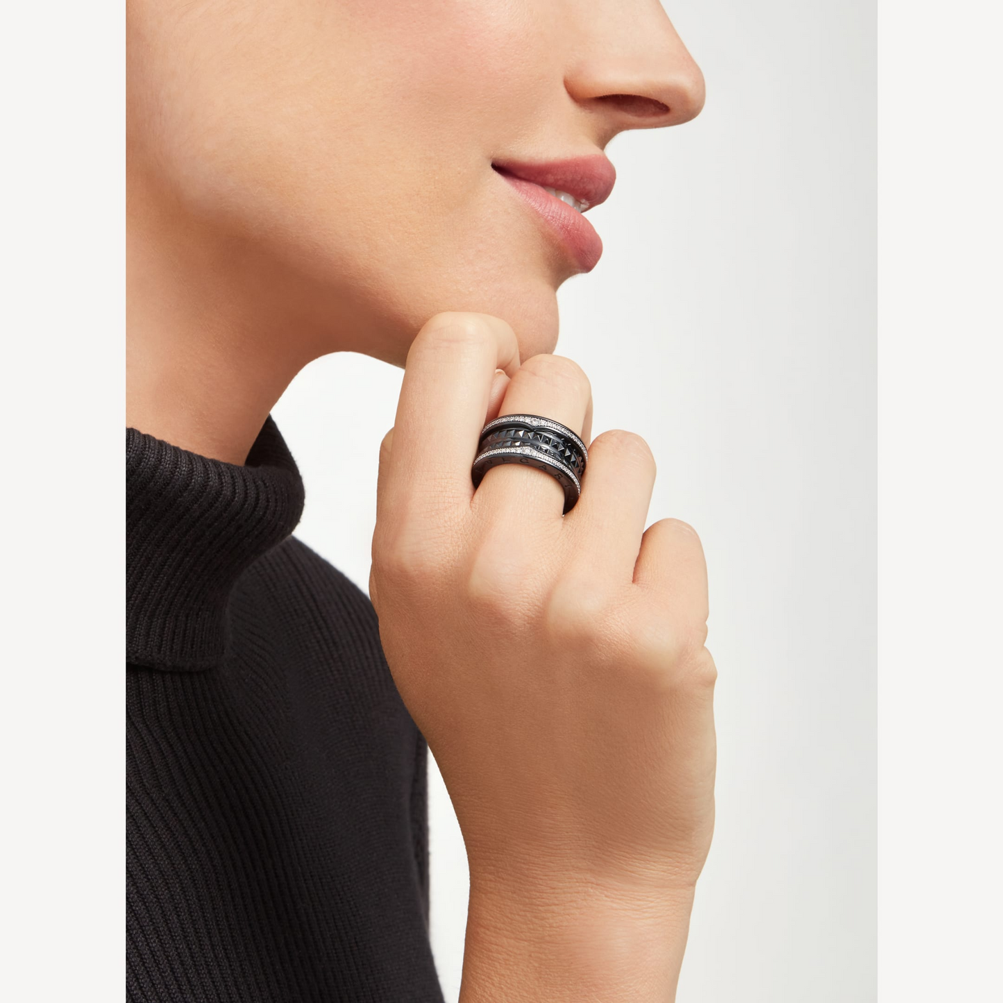 [AuraEcho]ZERO 1 ROCK FOUR-BAND BLACK CERAMIC WITH STUDDED SPIRAL AND PAVED DIAMONDS RING