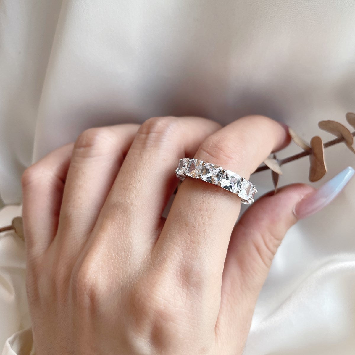 [AuraEcho]Elegant Princess Cut Tennis Ring