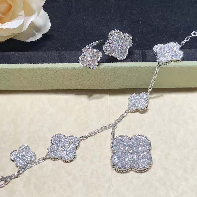 [AuraEcho]CLOVER 6 MOTIFS SILVER DIAMOND BRACELET