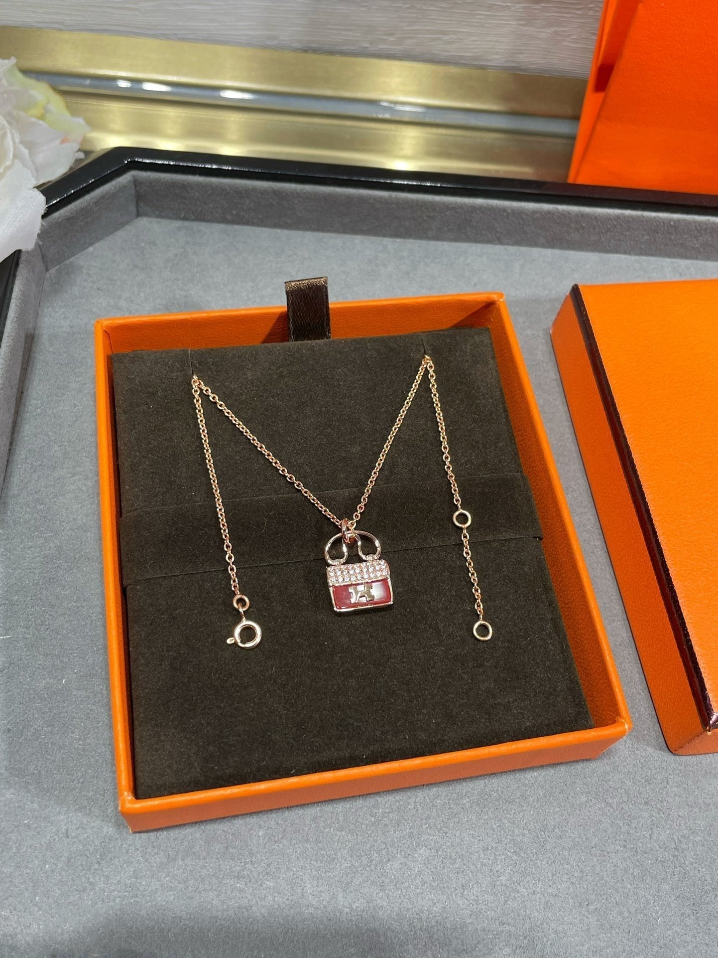 [AuraEcho]H CIRCE MOISSANITE PENDANT NECKLACE GOLD