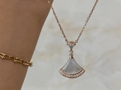 [AuraEcho]DREAM NECKLACE MOP PINK GOLD DIAMOND