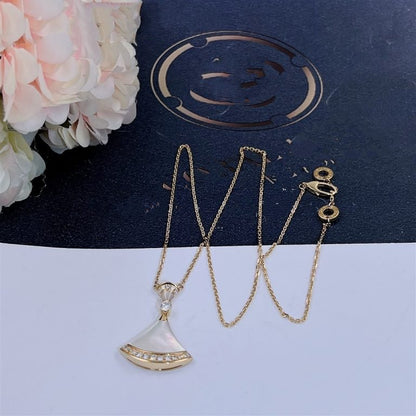 [AuraEcho]DREAM NECKLACE MOP GOLD DIAMOND
