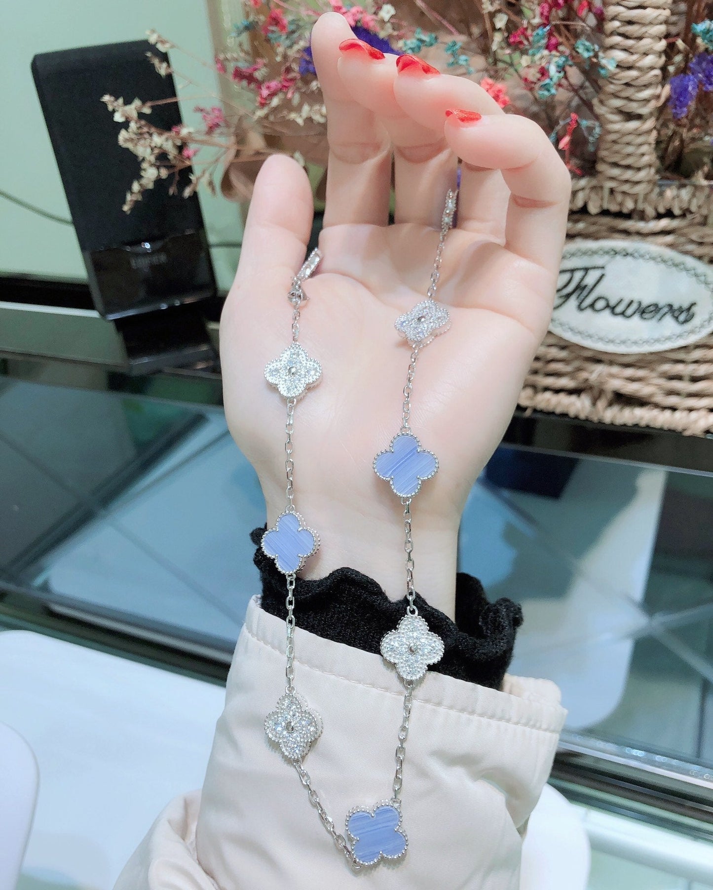 [AuraEcho]CLOVER 10 MOTIFS CHALCEDONY DIAMONDS SILVER NECKLACE